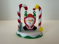 Solar Dancer Shaker Santa Clause Swinging On Candy Canes (2015)