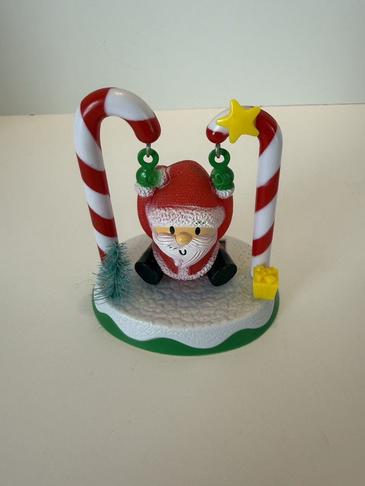 Solar Dancer Shaker Santa Clause Swinging On Candy Canes (2015)