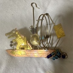 Abstract Metal Glass Crocodile Hanging Mobile Suncatcher Brushed Brass Decor