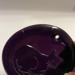 Vintage BLENKO Black Amethyst Glass Suncatcher RECLINING CAT 3.75″ Round RARE