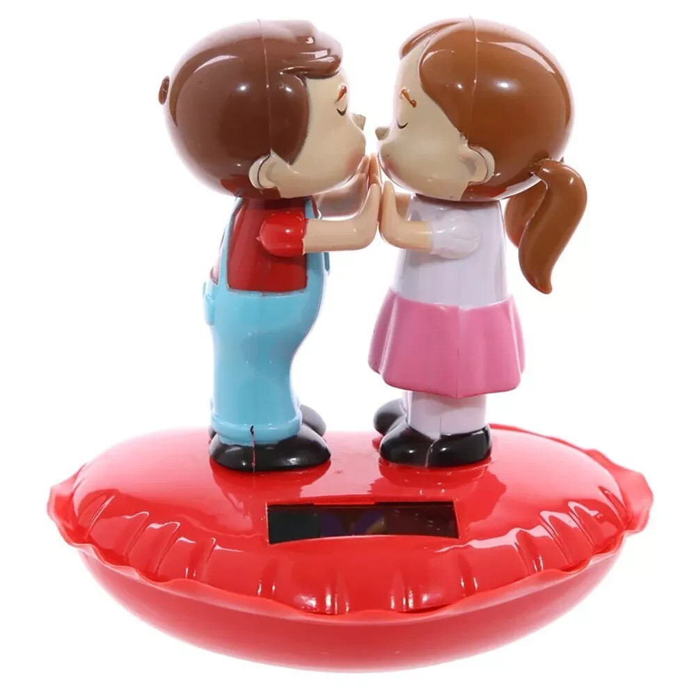 Cute Children Kissing on a Heart Solar Pad Novelty Solar Powered Moving Toy