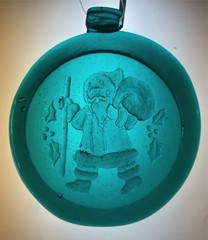 Green Glass Santa Clause Suncatcher, 4.25″ Diameter