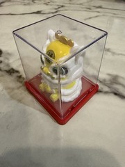 Yellow Solar powered Lion Dance Toy Figuire 2.5”H,New!