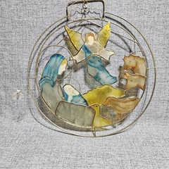 Vintage Capiz And Metal Suncatcher Nativity With Angel Mary Baby Jesus 7″