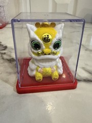 Yellow Solar powered Lion Dance Toy Figuire 2.5”H,New!