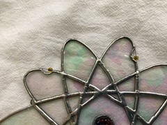 Unique Vtg Iridescent Atom Sun Catcher 7”x6” Five Electrons Beaded Nucleus