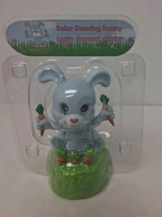 Solar Powered Dancing Bobblehead Toy Bunny Rabbit Carrots Blue Easter
