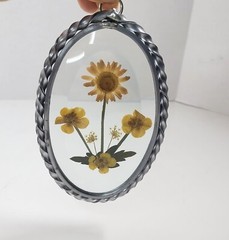 VTG Pressed Flower Suncatcher Beveled Glass Dried Oval Leaded 6×3″ Rope Metal