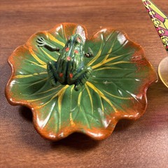 VTG Window Decor Pair Of Suction Butterflies & Frog On Lotus Leave On Spring