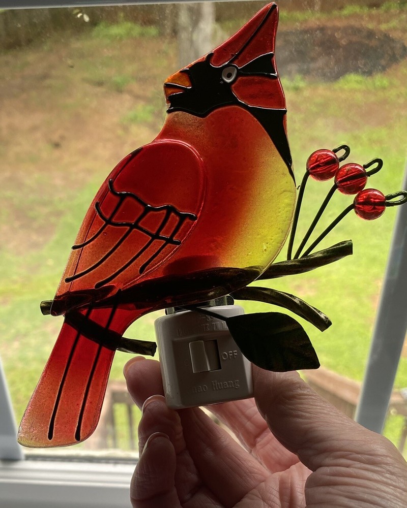 Stained Glass Cardinal Bird Nightlight 6.5” Long X 4” Wide Bulb Not Included