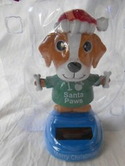 NEW Solar Powered Dancing Merry Christmas Santa Dog Puppy Paws Bobble Head Toy