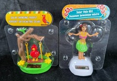 Lot of Solar Dancing Figures Swinging Parrot / Hula Girl, NIB (A1)