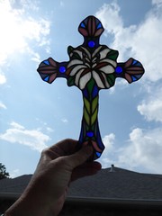 Franklin Mint Stained Glass Cross – Purity Lily