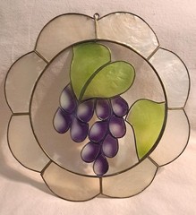 Vtg Grape 10″ Round Wreath Painted Capiz Oyster Shell Window Door Sun Catcher