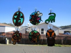 VTG LOT OF 6 BEAUTIFUL ASSTD-STAINED GLASS STYLE NIGHT LITE LIGHTS /SUNCATCHERS