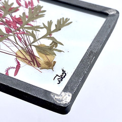 Pressed Dried Red Pink Flowers in Glass Metal Frame 4″ x 3″ Sun Catcher SIGNED