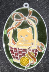 Kitten/ Cat Inside Basket Glitter Yarn Stained Glass Suncatcher 1970 Sun Catcher