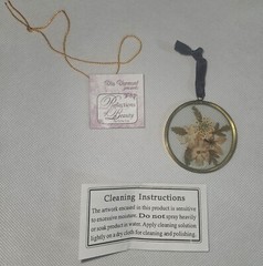 Vintage 90s Via Vermont Pressed Flowers Suncatcher 2″