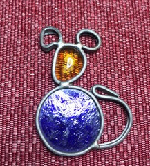 VTG stain glass window suncatcher handmade.mouse blue-yellow 2″x 2.5″