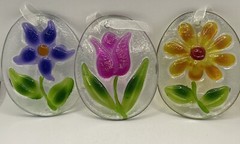 3 Flower Sun Catchers with Ribbons to Hang Floral Ornaments Window Glass 3″ NEW