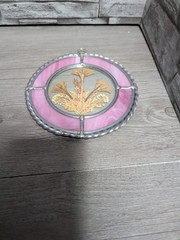 Vtg 6.5″ Round Real Flowers Stained Glass Sun Catcher Lasting Impressions Decor