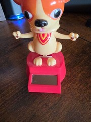 Solar Powered Dancing Bobble Head Chihuahua