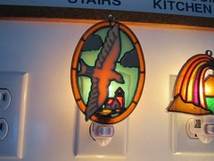 VTG LOT OF 6 BEAUTIFUL ASSTD-STAINED GLASS STYLE NIGHT LITE LIGHTS /SUNCATCHERS