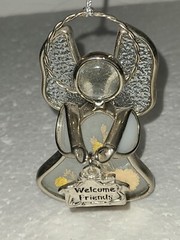 STAINED GLASS SUNCATCHER ORNAMENT ANGEL WELCOME FRIENDS DRIED FLOWERS