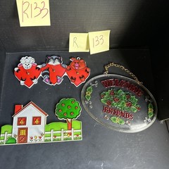Vintage Plastic Suncatcher Wall Hanging Lot Welcome Friends Farm Hearts #R133