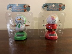 Lot of 2 – New Christmas Solar Powered Dancing Toys Bobblehead – Santa & Frosty