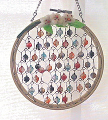 chicken wire beaded suncatcher hand crafted 6″ dia.