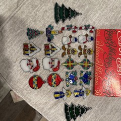 Vintage Lot Of 22 Christmas Sun Catchers Acrylic Hanging Ornaments From 4”-2”NIC