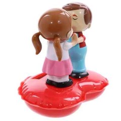 Cute Children Kissing on a Heart Solar Pad Novelty Solar Powered Moving Toy