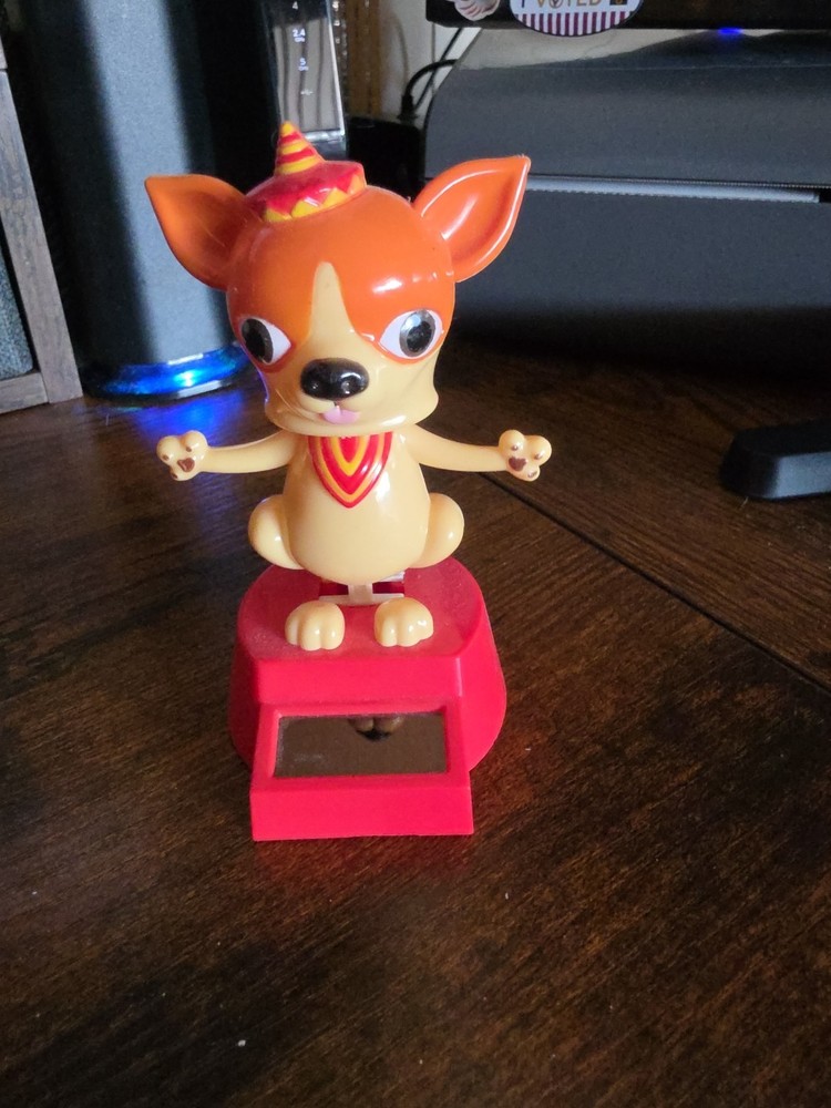 Solar Powered Dancing Bobble Head Chihuahua