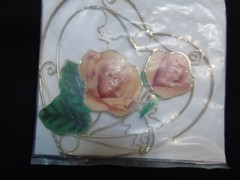 Suncatcher Capiz Creations Pink Roses Accented in Gold Trim Heart Shaped
