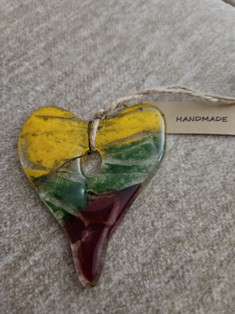 Art GLASS HEART Suncatcher / Ornament Red Green Yellow 3″ Hand Made