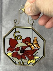 Vtg Octagon Glass Suncatcher Floral Butterfly Design 3 1/4″ Super Radiance Art