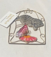 Pearlized Shell suncatcher kitten butterfly 4″ x 5″ oval