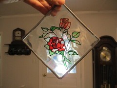 vtg Stained Glass art stemmed red roses suncatcher diamond shape 7×7”