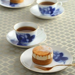 Blue Rose (8211) 16cm bread plate. A perfect gift for someone speci From Japan