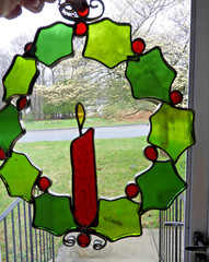 Vintage Stained Glass Suncatcher Christmas Holiday Wreath by Valentein 10″ x 9″