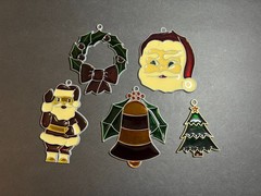 VTG Lot of 5 Poly Resin Santa Claus, Wreath, Bell & Christmas Tree Suncatchers