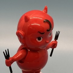 Solar Powered Dancing Red Devil Bobble Head Toy Tested Works!