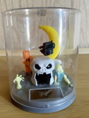 Lot of 3 Solar Powered Motion Halloween Figures Witch Skeleton Skull Display