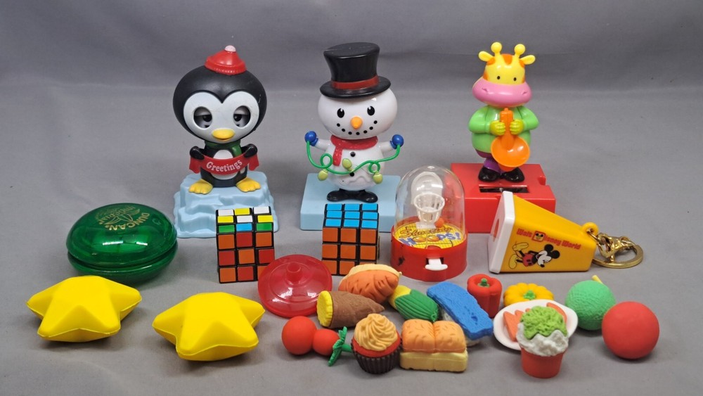 Three Solar Dancing Toys + Keychain Viewfinder + Duncan imperial and others.