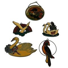 Vtg Stained Glass Suncatcher lot Bird Lot Of 5 Swans, Parrot, Duck Plastic Glass