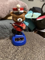 Vtg 2014 FSG Plastic TOY SOLDIER Rifle BEAR SOLAR POWERED Bobble Head Figure