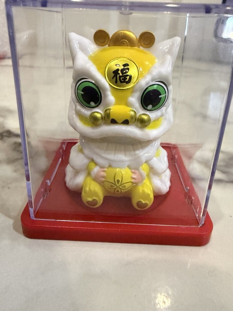 Yellow Solar powered Lion Dance Toy Figuire 2.5”H,New!