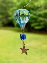 Ganz Hot Air Balloon Ornament BLUE with STAR CHARM Crystal Expressions 3 in