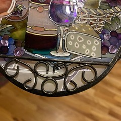 AMIA GLASS WINE & CHEESE OVAL SUN-CATCHER HAND PAINTED” 7818